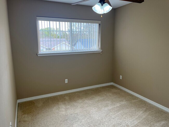 Building Photo - COMING SOON 3 Bedrooms 3 Bathrooms AND A 3...