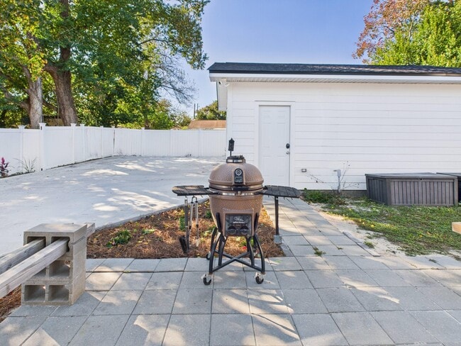 Building Photo - 38 Cape Dr NW