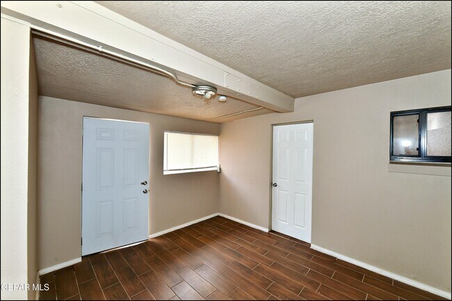 Building Photo - 3125 Hamilton Ave