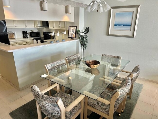 Building Photo - 6035 Sea Ranch Dr