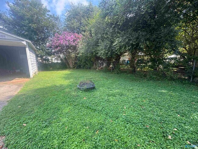 Building Photo - 1113 Humes Ave NE