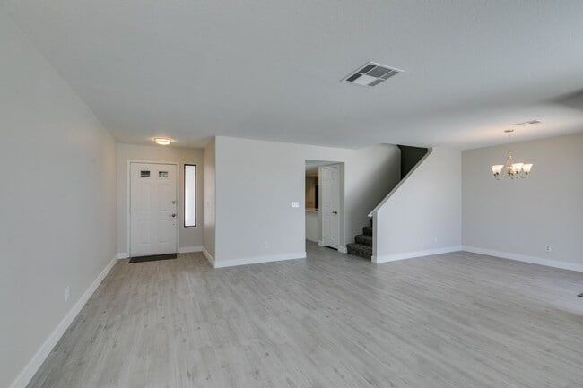 Building Photo - Great 3 bedroom home in South Shores!!