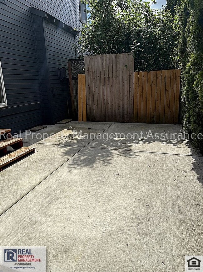 Building Photo - 20133 SW Bernice Ln
