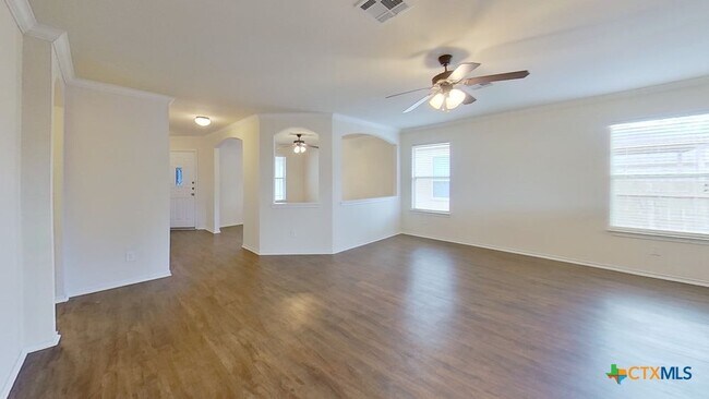 Building Photo - 411 Quail Hollow Dr