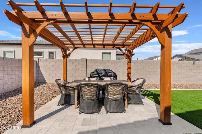 Building Photo - 5650 S Feliz