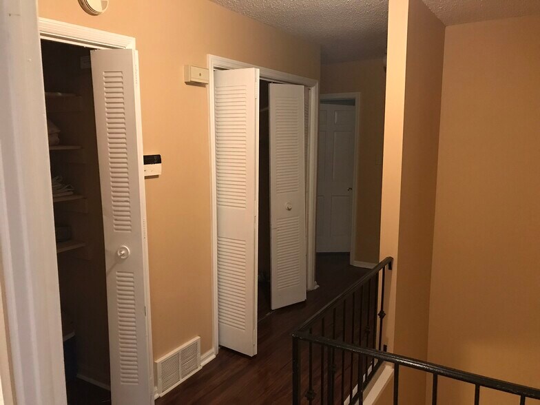 Building Photo - 3655 Haughton Ln