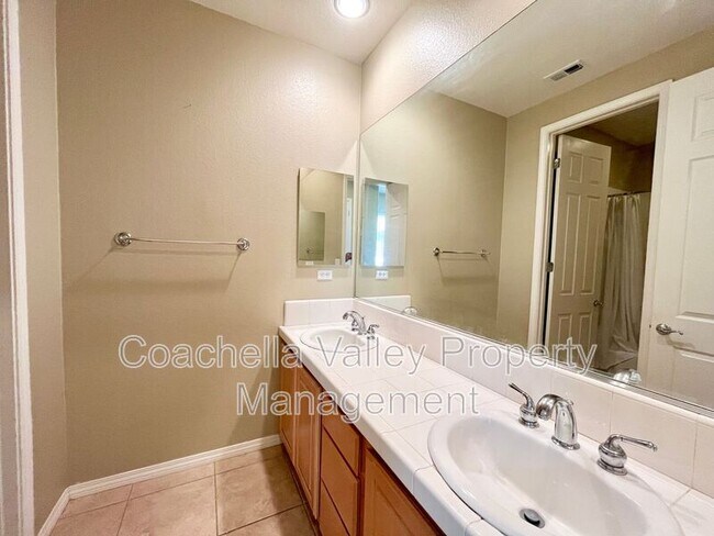 Building Photo - 43341 Parkway Esplanade W