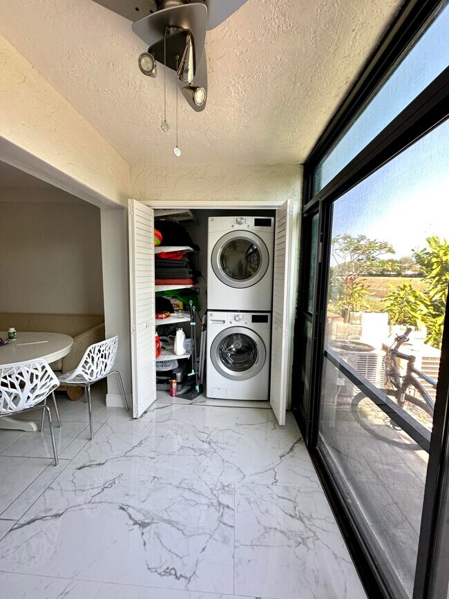 Building Photo - 23490 SW 57th Ave