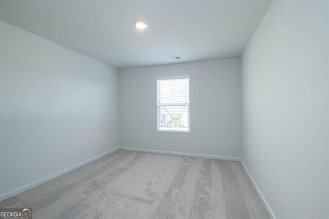 Building Photo - 165 Sweet Briar Wy