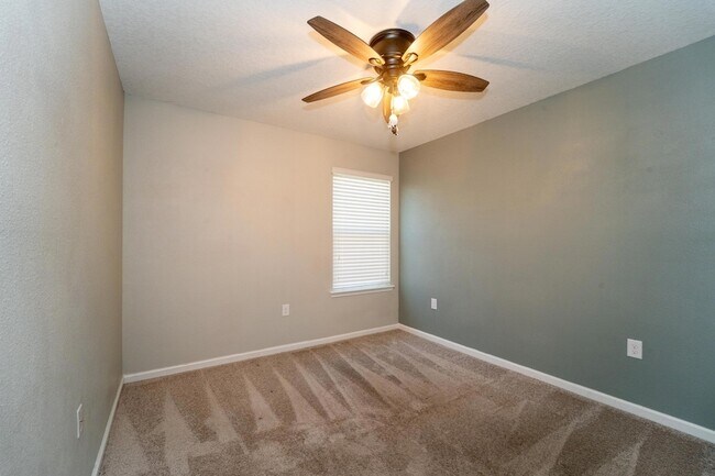 Building Photo - 415 Santorini Ct