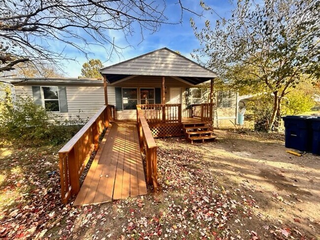 Building Photo - 422 N 4th Ave