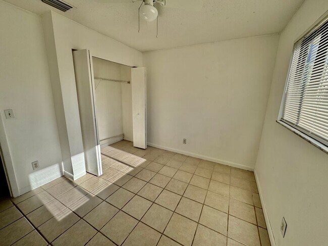 Building Photo - 3220 N 73rd Ter