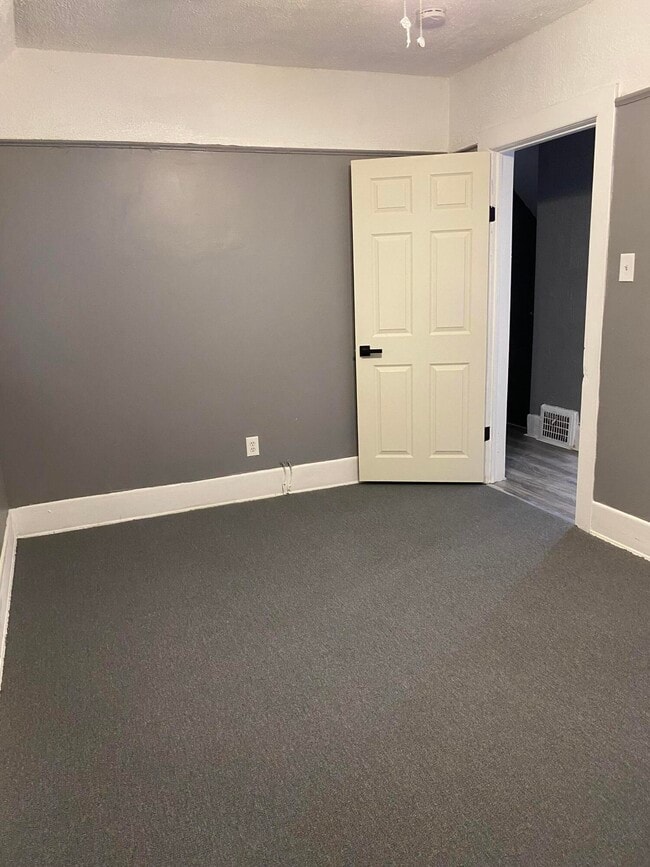 Building Photo - 36 Brighton St