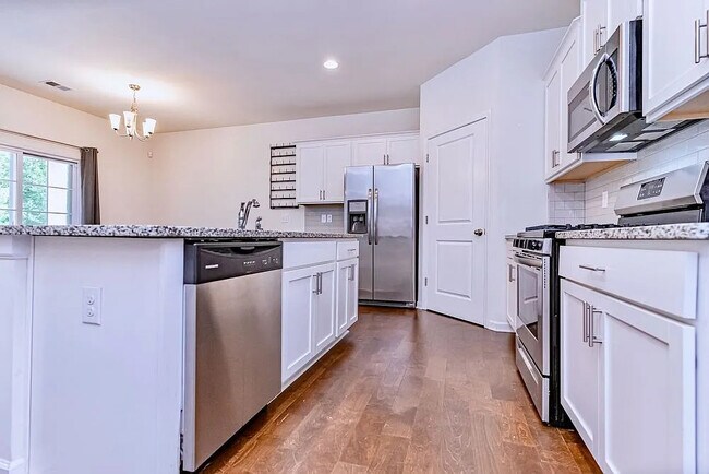 Building Photo - 245 Hartwood Lake Ln