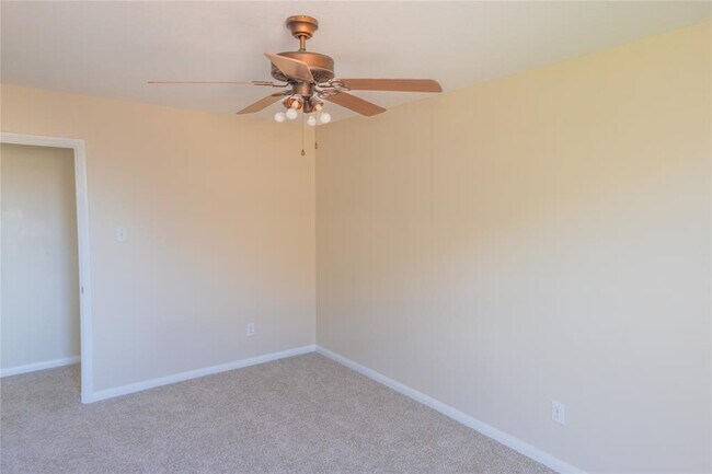 Building Photo - 5123 Harbor Palm Dr