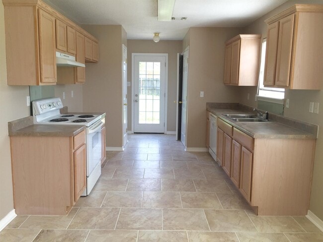 Building Photo - 13375 Chris Dr