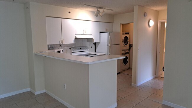 Building Photo - 7808 Sonoma Springs Cir