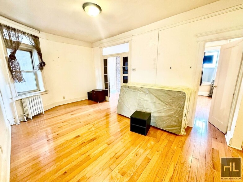 Building Photo - 23 STREET