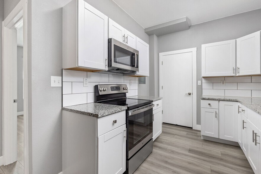 Building Photo - 1427 9th Ave