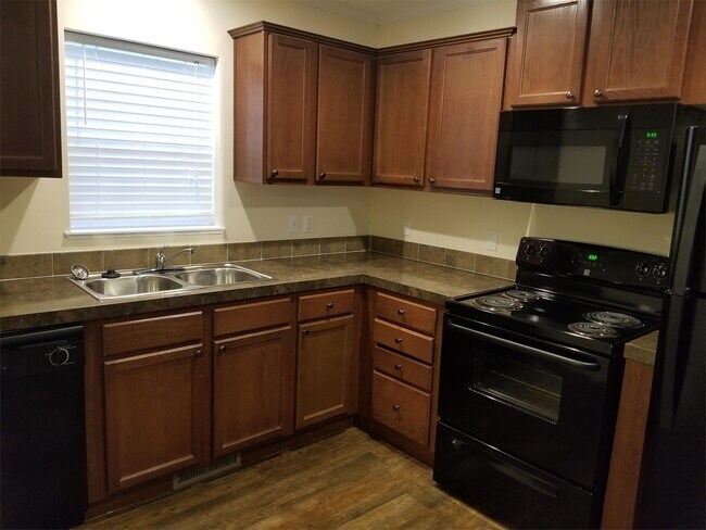 Building Photo - 1904 Creekstone Dr