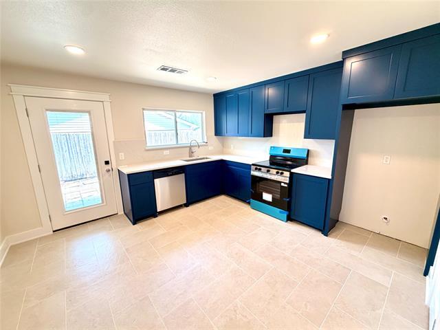 Building Photo - 2017 Haymeadow