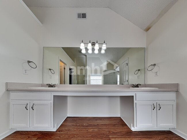 Building Photo - 3232 Spring Mesa Dr SW