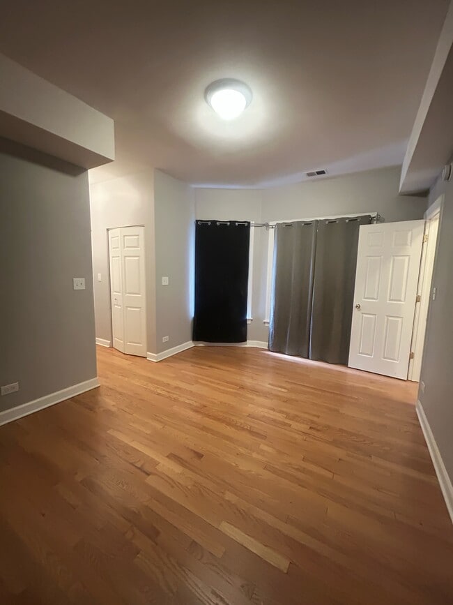 Building Photo - 505 E 44th St