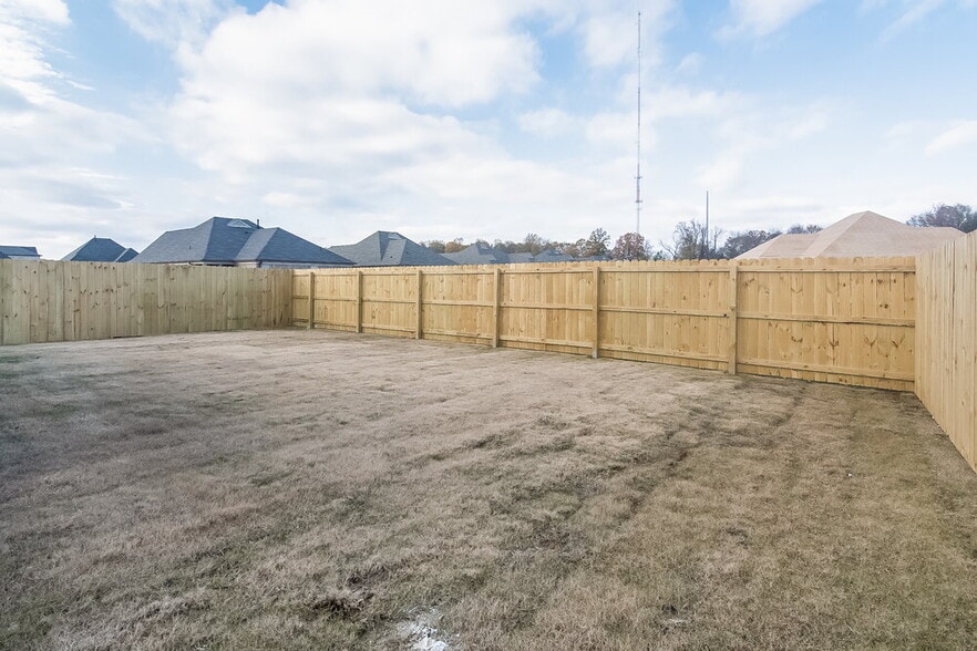 Building Photo - 9426 Darren Cir S