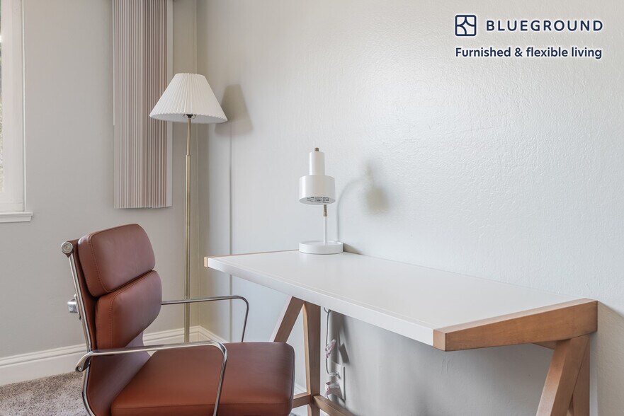 Building Photo - 2019 Shore Line Dr