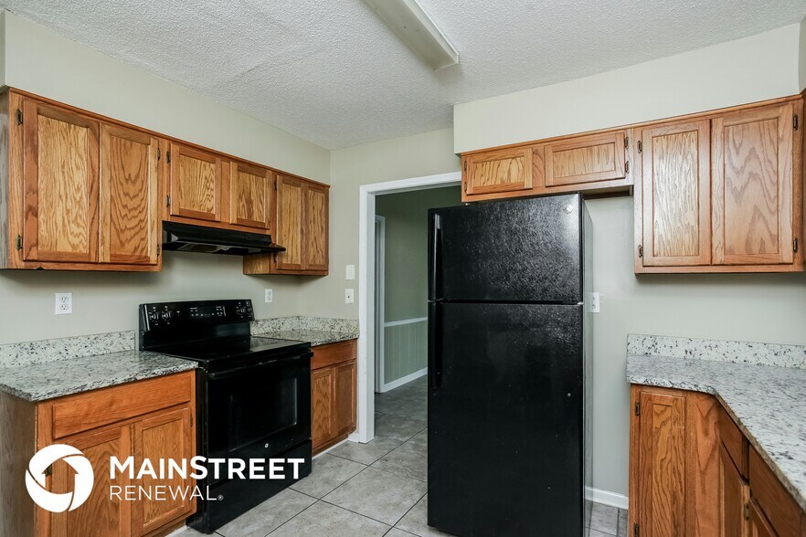Building Photo - 5262 Sunray Dr