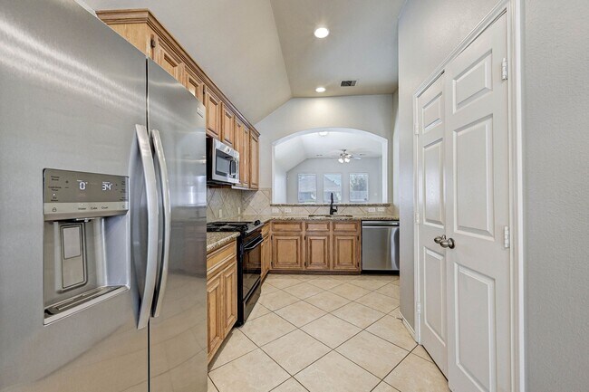 Building Photo - 18923 Bluestone Hollow Ln