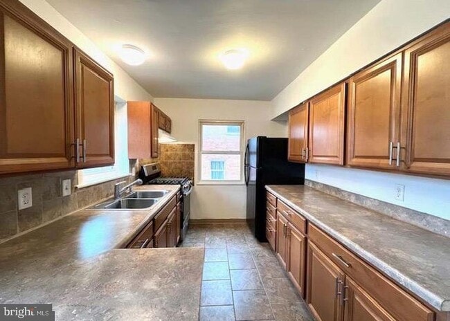 Building Photo - 6212 Carters Ln