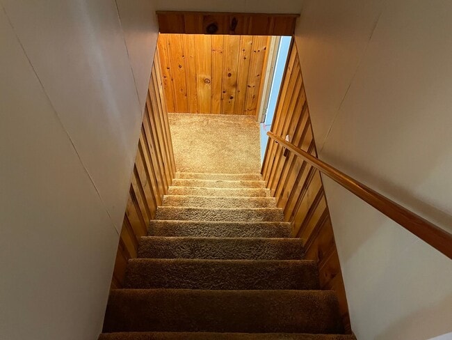 Building Photo - Single Family Home For Rent in North Kingstown!