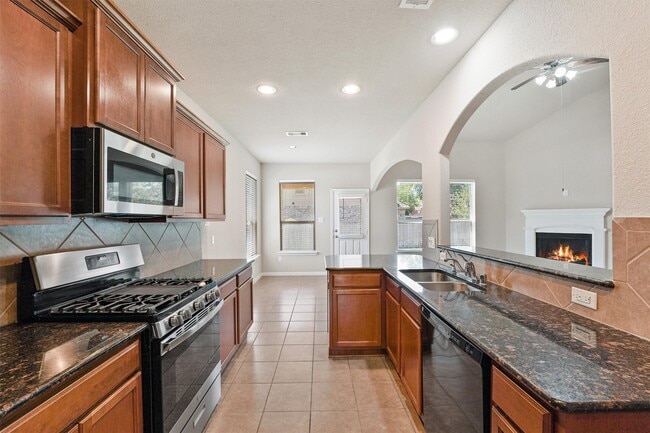 Building Photo - 115 Black Swan Pl