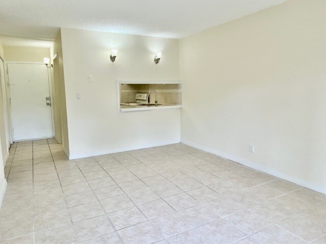 Building Photo - 4550 NW 9th St