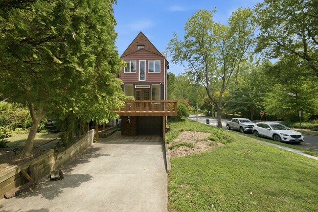 Building Photo - 1500 44th St NW