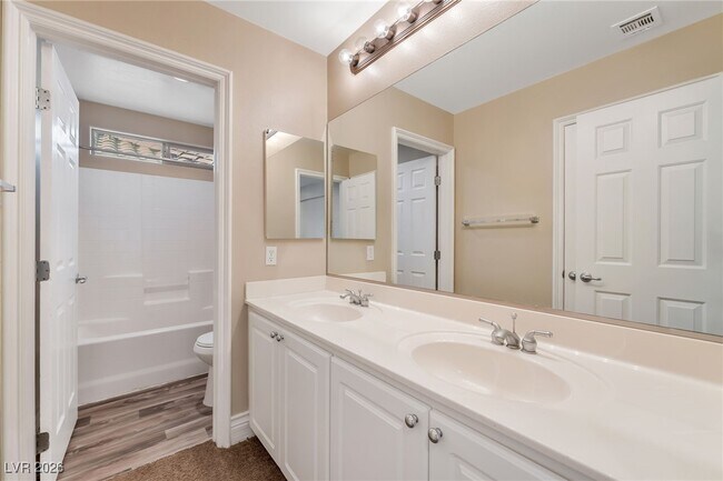 Building Photo - 131 Water Hazard Ln