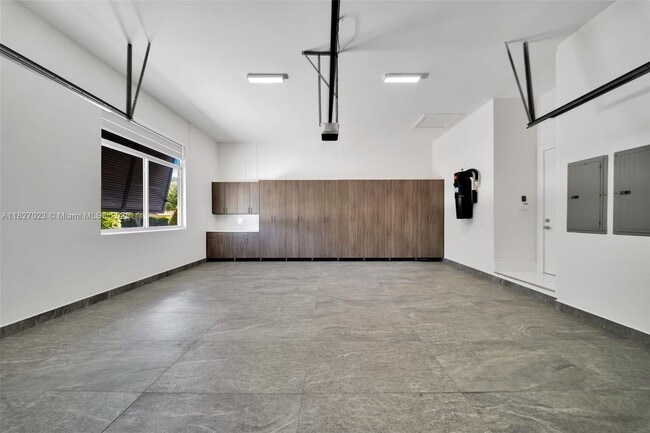 Building Photo - 10203 SW 136th St
