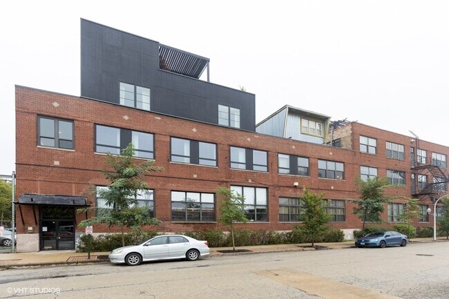 Primary Photo - 407 N Elizabeth St