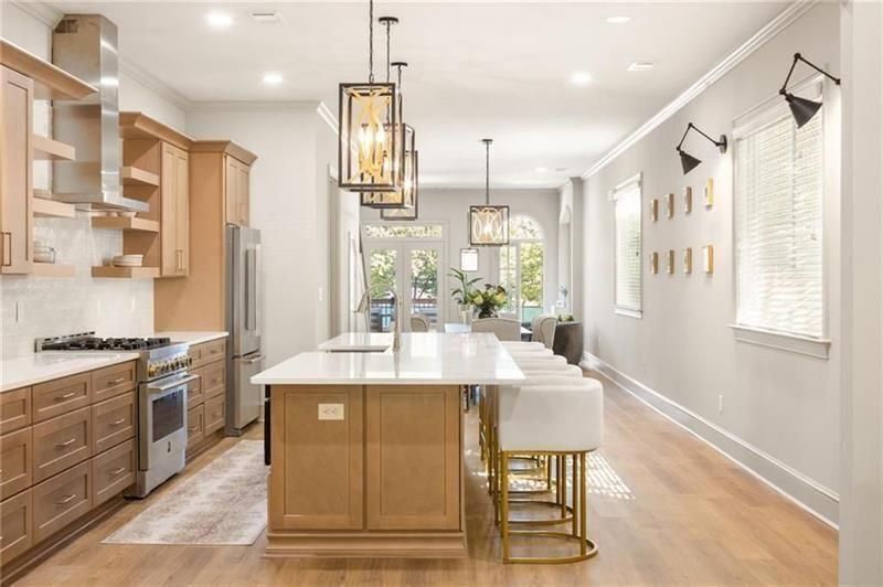 Building Photo - 722 Lakeview Ave NE