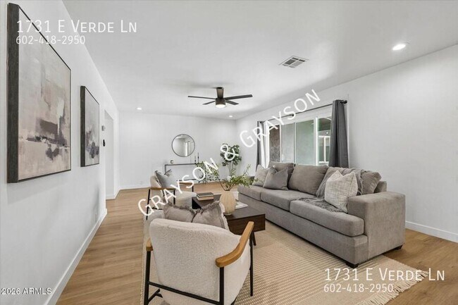 Building Photo - Beautiful Brick Home in Phoenix