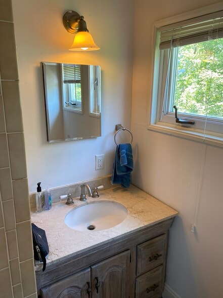 Building Photo - 90 Chandler St