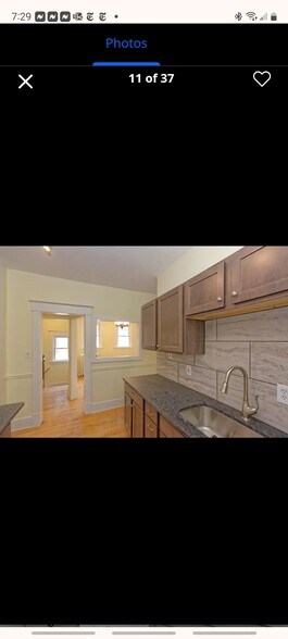 Building Photo - 876 Warren St