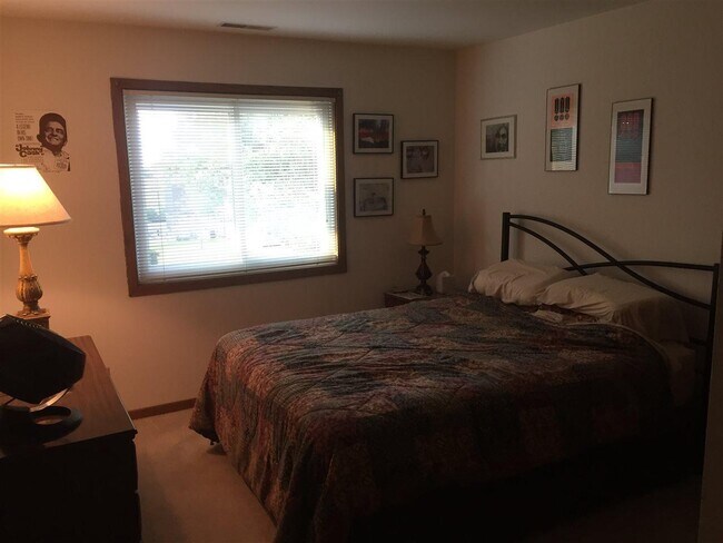 Building Photo - 2125 Luann Ln