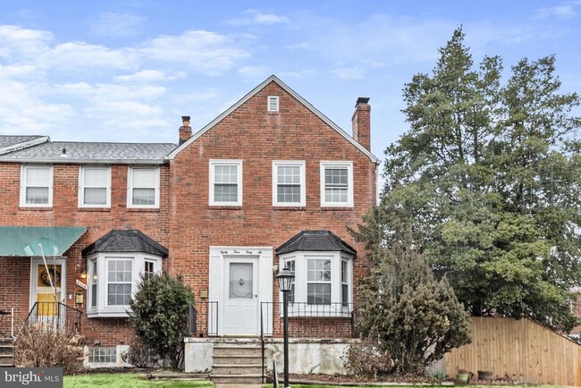 Building Photo - 8336 Wyton Rd