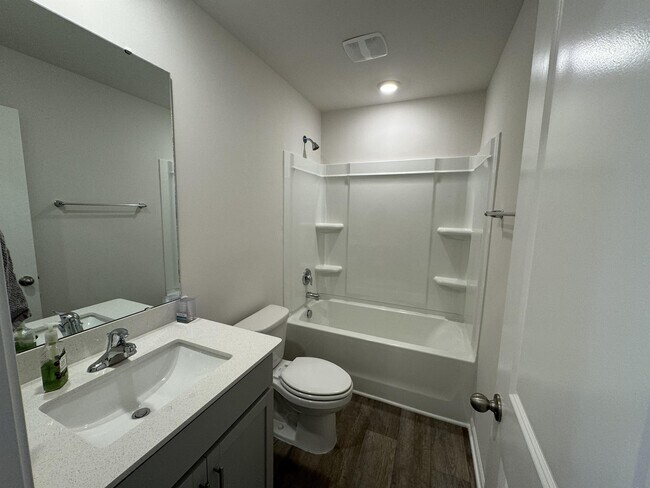 Building Photo - 4109 Laurel Rdg Dr