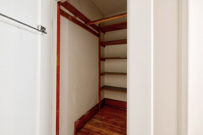 Building Photo - Great 4 Bedroom in 16th st Heights