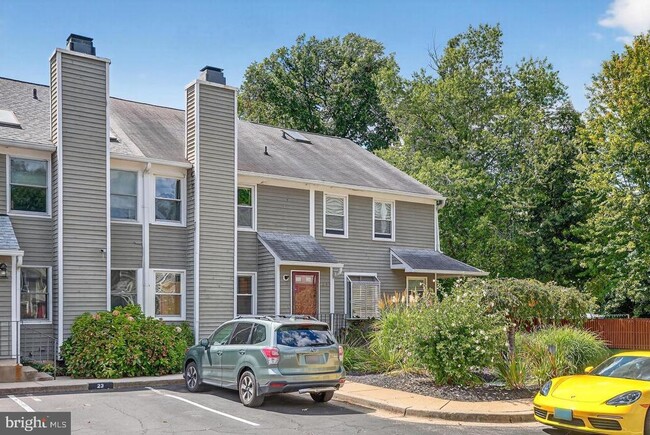 Building Photo - 23 Janwall Ct