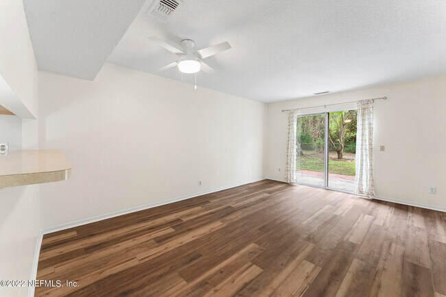 Building Photo - 2125 Florida Blvd