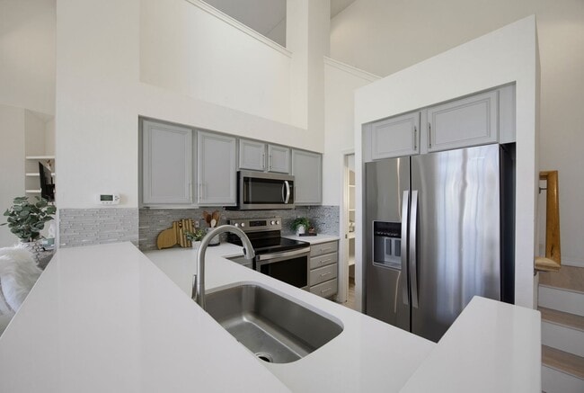 Building Photo - 5170 S Surprise Way
